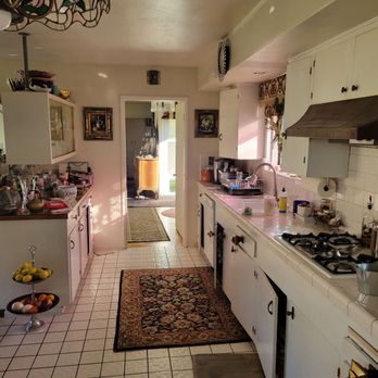 Home Masters Intl - remove above glass sliding cabinet & cabinet below on left side of picture - General Contractors Near Me - Rancho Cucamonga, California