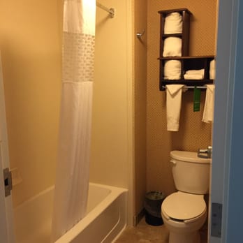 Hampton Inn & Suites Durham/North I-85 - Bathroom - Hotels Near Me - Durham, North Carolina Hampton Inn & Suites Durham/North I-85 - Bathroom - Hotels Near Me - Durham, North Carolina