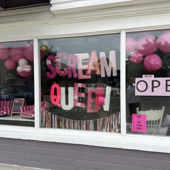 Scream Queen - Flowers & Gifts Near Me - Beech Grove, Indiana Scream Queen - Flowers & Gifts Near Me - Beech Grove, Indiana