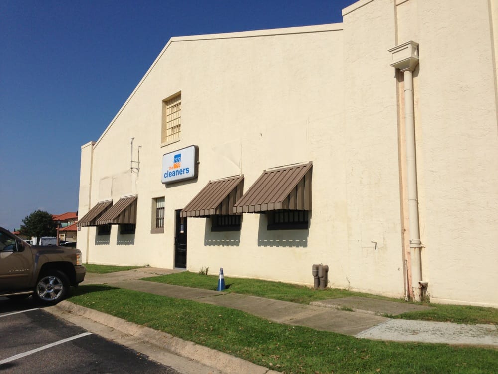 MAXWELL AFB LAUNDRY/DRY CLEANER Updated September 2024 Arnold St