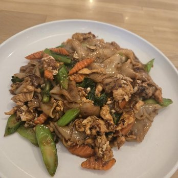 Racha Café - pad see ew - Thai Near Me - Berkeley, California