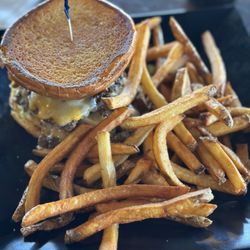 Tommy Boys - Mushroom smoked cheese smash burger