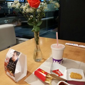 McDonald's - Roses on every table, so cute!! - Fast Food Near Me - Tucson, Arizona McDonald's - Roses on every table, so cute!! - Fast Food Near Me - Tucson, Arizona