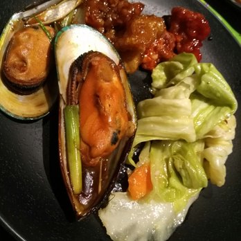 Dragon Legend - Mussels, Korean cabbage, sweet and sour pork, general tsao chicken. - Chinese Near Me - Markham, Ontario