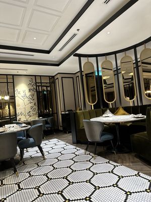 Li Yen 麗苑 by null