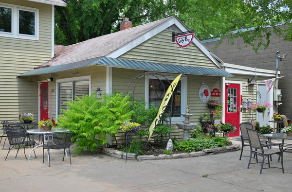 Sara's Bakery - featuring Tipsy Pies by null