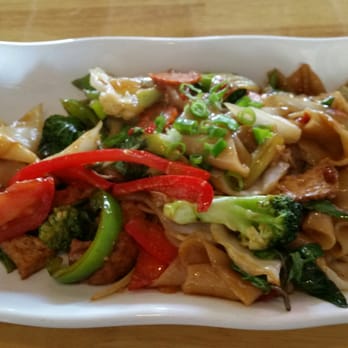 Cha Thai - Drunken Noodles, Veggie with Tofu (vegan) - Thai Near Me - Rancho Cordova, California Cha Thai - Drunken Noodles, Veggie with Tofu (vegan) - Thai Near Me - Rancho Cordova, California
