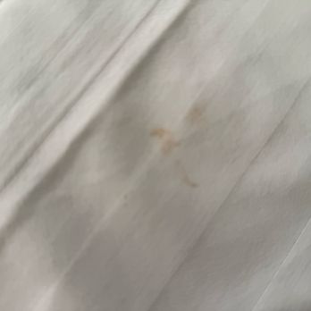 Taal Vista Hotel - Linen stains - Hotels Near Me - Tagaytay, CAV