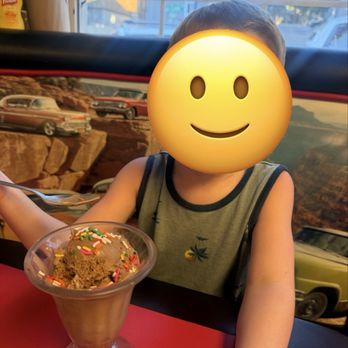 Cedar Glen Malt Shop - Single scoop of ice cream $3.25! Great price - American Near Me - Cedar Glen, California Cedar Glen Malt Shop - Single scoop of ice cream $3.25! Great price - American Near Me - Cedar Glen, California