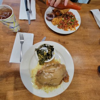 Les Sisters' Southern Kitchen - Smothered Porkchops and Catfish with beans and rice - Cajun/Creole Near Me - Winnetka, California