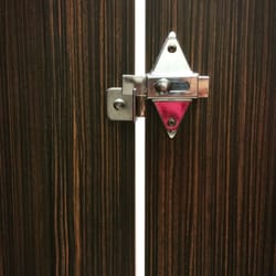 Best Buy - Veey clean restroom...but I don't expect to see any pretty faces through this big gap. ~Another exciting day!~