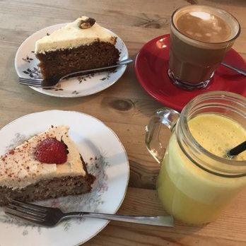 Highness Cafe & Tea Room - Carrot Cake, Flat White, Strawberry Banana Cake, Freshly Squeezed Orange Juice - Cafes Near Me - London, XGL
