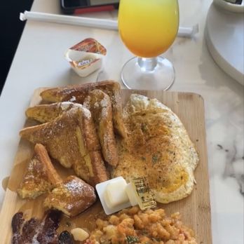 Halal-N-Out - French toast, eggs, beef bacon, potatoes, and onions - Halal Near Me - Rochester, New York Halal-N-Out - French toast, eggs, beef bacon, potatoes, and onions - Halal Near Me - Rochester, New York
