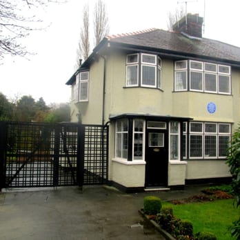 Mendips & 20 Forthlin Road Tours - Mendips - John Lennon's childhood home - Local Flavor Near Me - Liverpool, XMS