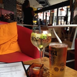 Bellota Bar Y Tapas - Estrella Damm, op z'n Brits.... met natuurlijk Sangria!