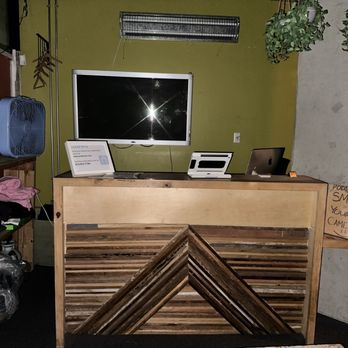 Podshare - The reception desk - Hostels Near Me - San Diego, California Podshare - The reception desk - Hostels Near Me - San Diego, California