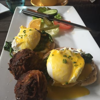 Blue Daisy - Eggs florentine - Creperies Near Me - Santa Monica, California Blue Daisy - Eggs florentine - Creperies Near Me - Santa Monica, California