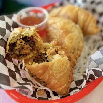 Chicken Licious - Karipap 咖喱角: Curry Puffs w/ chicken filling (3pc - $12) - Malaysian Near Me - San Jose, California