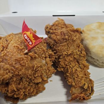 Jollibee - Fast Food Near Me - Tukwila, Washington