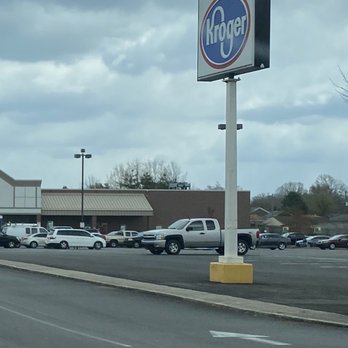 Kroger - a kroger sign in a parking lot - Grocery Near Me - Louisville, Kentucky