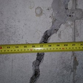 Expert Home Inspectors - 1 inch wide crack in foundation. - Home Inspectors Near Me Expert Home Inspectors - 1 inch wide crack in foundation. - Home Inspectors Near Me