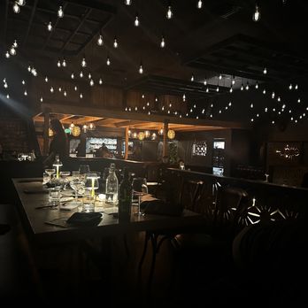 16Eleven - Inside - Steakhouses Near Me - Everett, Washington
