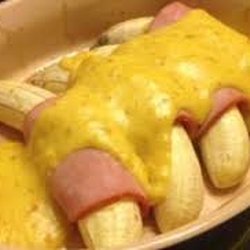 Tío Pepe - Honestly not bad, if you're thinking about skipping dong't! the mustard was a little expired and the banananas wsere rotting but its amazing