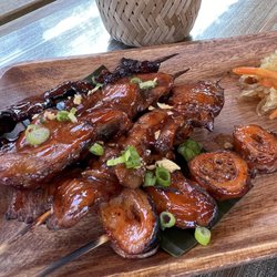Kalye Bistro - BBQ platter (2 pork, 2 chicken and 2 beef)