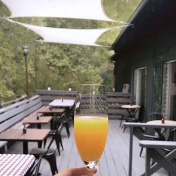 Bubbles & Tea Coffeehouse - Outdoor patio - Sandwiches Near Me - Nipomo, California