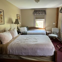 Maple Hill Farm Inn & Conference Center