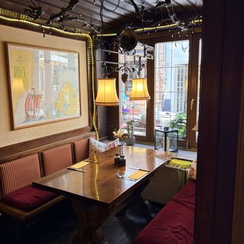 Hotel Hackteufel - Interior - Wine Bars Near Me - Heidelberg, BW