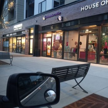 Insomnia Cookies - Insomnia cookies out front - Ice Cream & Frozen Yogurt Near Me - Williamsburg, Virginia Insomnia Cookies - Insomnia cookies out front - Ice Cream & Frozen Yogurt Near Me - Williamsburg, Virginia