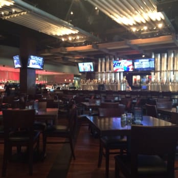 Yard House - Great design tons of beers on tap - New American Near Me - Rancho Mirage, California Yard House - Great design tons of beers on tap - New American Near Me - Rancho Mirage, California
