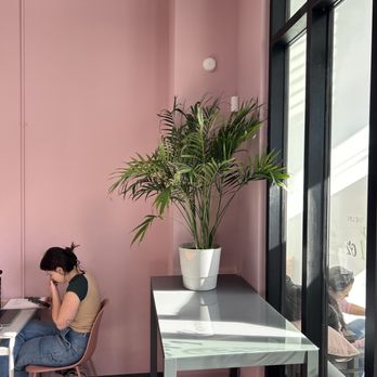 1 Oz Coffee - Decor - Coffee & Tea Near Me - Huntington Beach, California