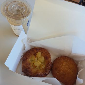 Paris Baguette - Korean milk tea, pineapple and crab croquetts - Bakeries Near Me - Fremont, California Paris Baguette - Korean milk tea, pineapple and crab croquetts - Bakeries Near Me - Fremont, California