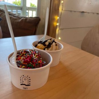 Surfin' Spoon - Vegan chocolate almond soft serve Cake batter soft serve - Ice Cream & Frozen Yogurt Near Me - Nags Head, North Carolina