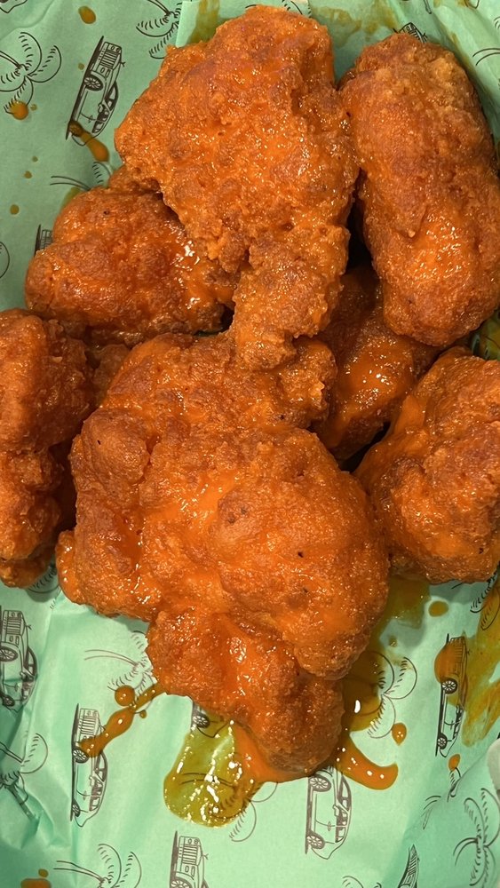 BARSTOOL BITES Updated July 2024 2901 West Jefferson Boulevard, Los