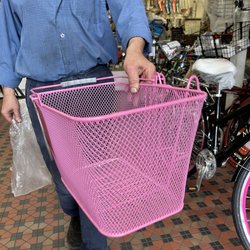 Eddie's Bike Shop - My new basket It's large enough to put products in