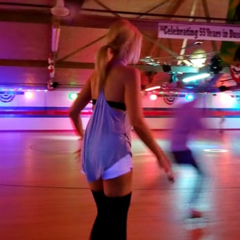 Fleetwood Roller Rink - Having fun skating - Skating Rinks Near Me - Summit, Illinois Fleetwood Roller Rink - Having fun skating - Skating Rinks Near Me - Summit, Illinois