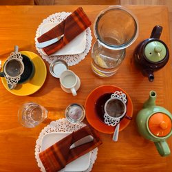 Le Salon de Thé Gryphon d'Or - Cute tea setup