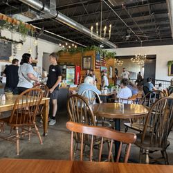 Mulberry & Main - Dining area