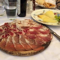 La Vecchia Bottega di Cappellaro Francesco - Selection of local cold cuts and Bagoss cheese