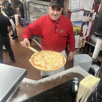 Italiano's Restaurant - Jimmy and the tasty New York Style pizza - Italian Near Me - Atascocita, Texas