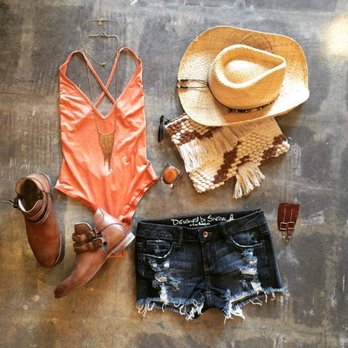 Utopia Style Lounge - GypsyWeed Boutique fashions at Utopia! - Hair Salons Near Me - Encinitas, California Utopia Style Lounge - GypsyWeed Boutique fashions at Utopia! - Hair Salons Near Me - Encinitas, California