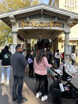 Silly Symphony Swings by null