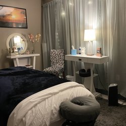 AromaGee Holistic Wellness - Treatment room