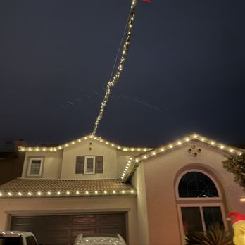 Kliman Ladders - Holiday Decorating Services Near Me - Lake Forest, California