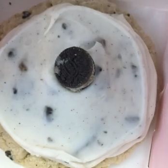 Crumbl - Metro - Cookies and cream - Bakeries Near Me - Phoenix, Arizona