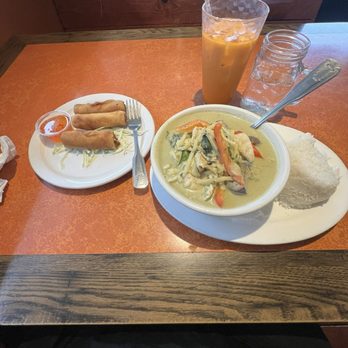 Khun Thai - Green curry, crispy rolls & Thai Tea - Thai Near Me - Brookings, Oregon