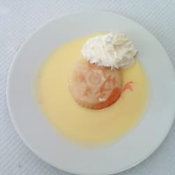 le Coin du Jasmin - Un sablé fourré entouré de crème anglaise